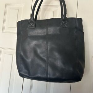 Cherokee Black Leather Shoulder Tote
